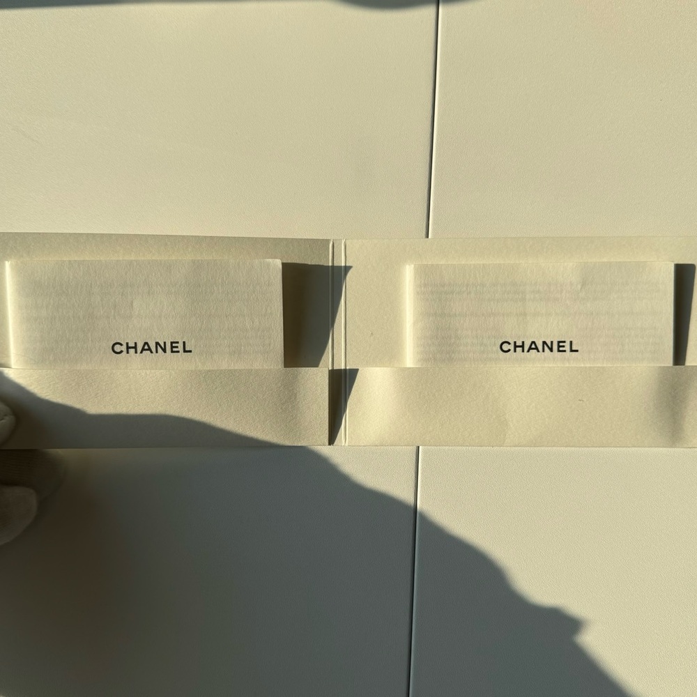 ❌SOLD❌Chanel 19 Card Holder - Picture 5 of 5